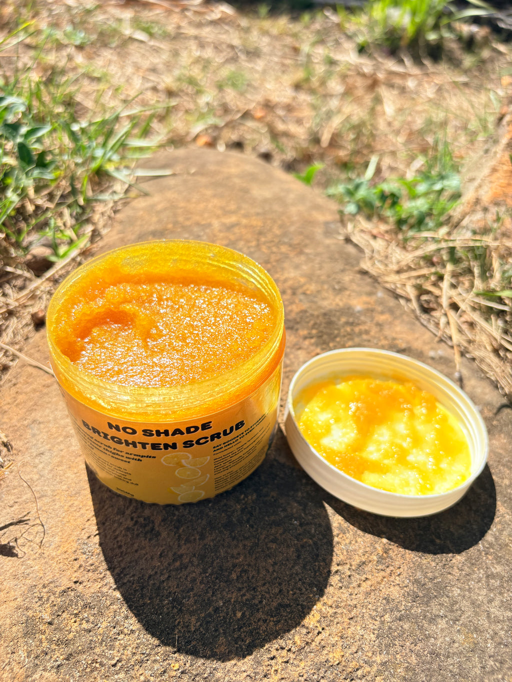 Brightening scrub